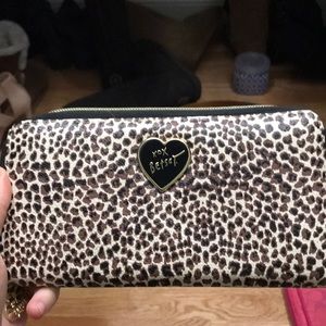 Bestsey Johnson Wallet